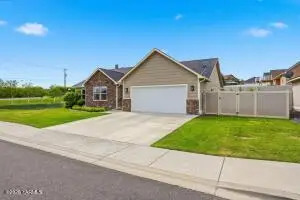7202 Crown Crest Ave, Yakima, WA 98903 - #3