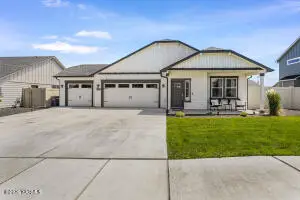 2303 S 58th Ave, Yakima, WA 98903