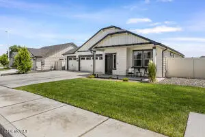 2303 S 58th Ave, Yakima, WA 98903 - #3