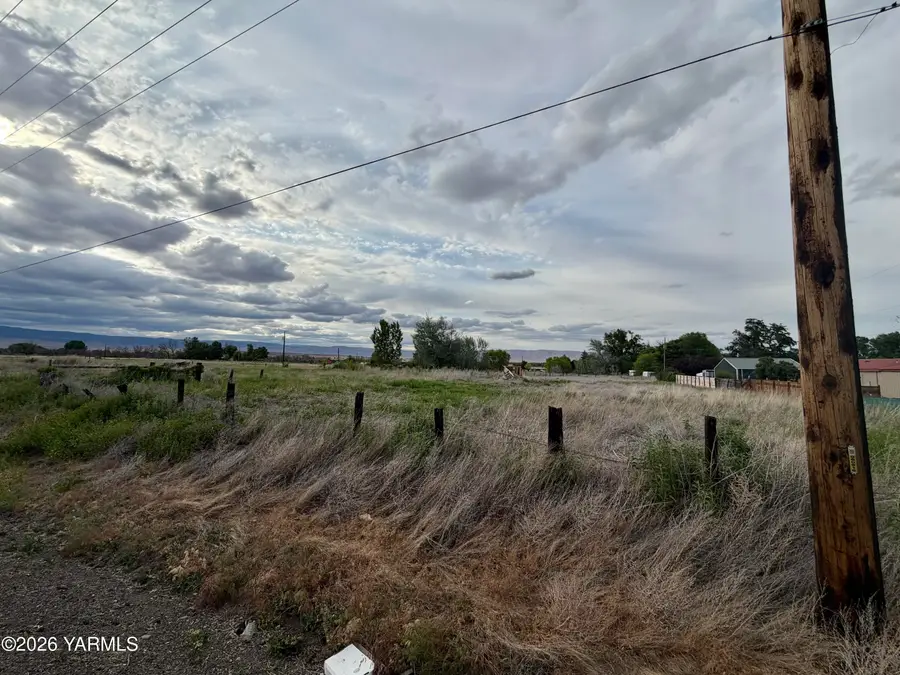 501 W White Swan Rd, White Swan, WA 98952 - #2