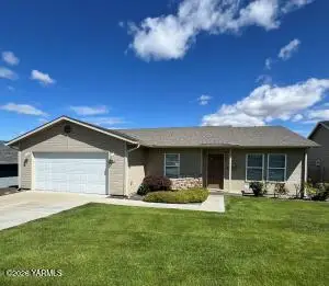 1609 W Naches Ave, Selah, WA 98942 - #1