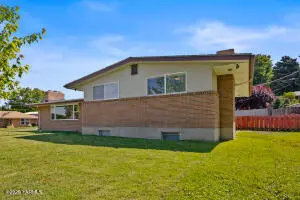 803 S 35th Ave, Yakima, WA 98902 - #3