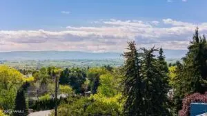 5405 Englewood Hill Dr, Yakima, WA 98908 - #2