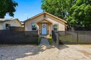 114 E C St, Wapato, WA 98951 - #1