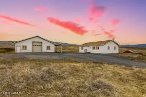 256 Wenas View Dr, Selah, WA 98942 - #1