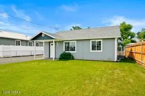 506 N 20th Ave, Yakima, WA 98902 - #3