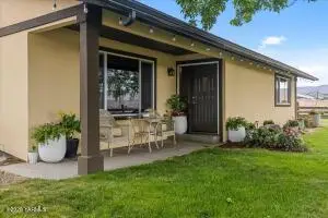 142 Longmire Ln, Selah, WA 98942 - #1