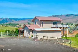 900 Slavin Rd, Yakima, WA 98903 - #1