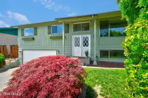 222 S 65th Ave, Yakima, WA 98908