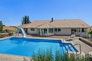 93 Camfield Rd, Yakima, WA 98908