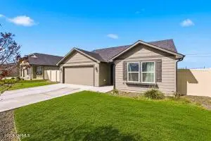 6101 Ian Ave, Yakima, WA 98903 - #1