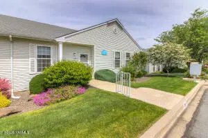 3701 Fairbanks Ave #F20, Yakima, WA 98902 - #1