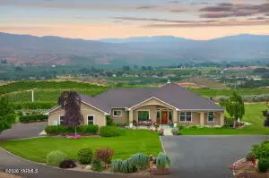 6360 Naches Heights Rd, Yakima, WA 98908