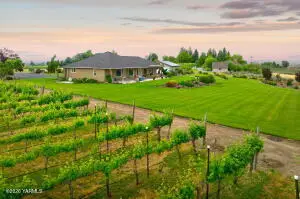 6360 Naches Heights Rd, Yakima, WA 98908 - #3