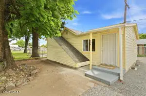 204 N 9th St, Yakima, WA 98901 - #1
