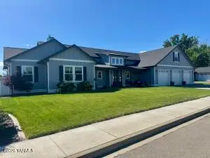 2102 S 96th Ave, Yakima, WA 98903 - #1