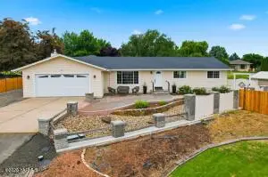 606 S 119th Ave, Yakima, WA 98908