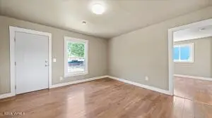 512 S 10th St, Yakima, WA 98901 - #3