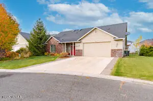 8703 Webster Ave, Yakima, WA 98908 - #2