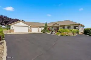 332 Marisa Hill Dr, Selah, WA 98942 - #2