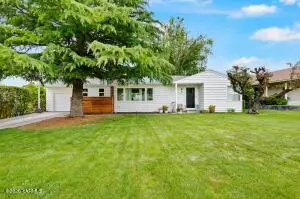 219 N 26th Ave, Yakima, WA 98902 - #1