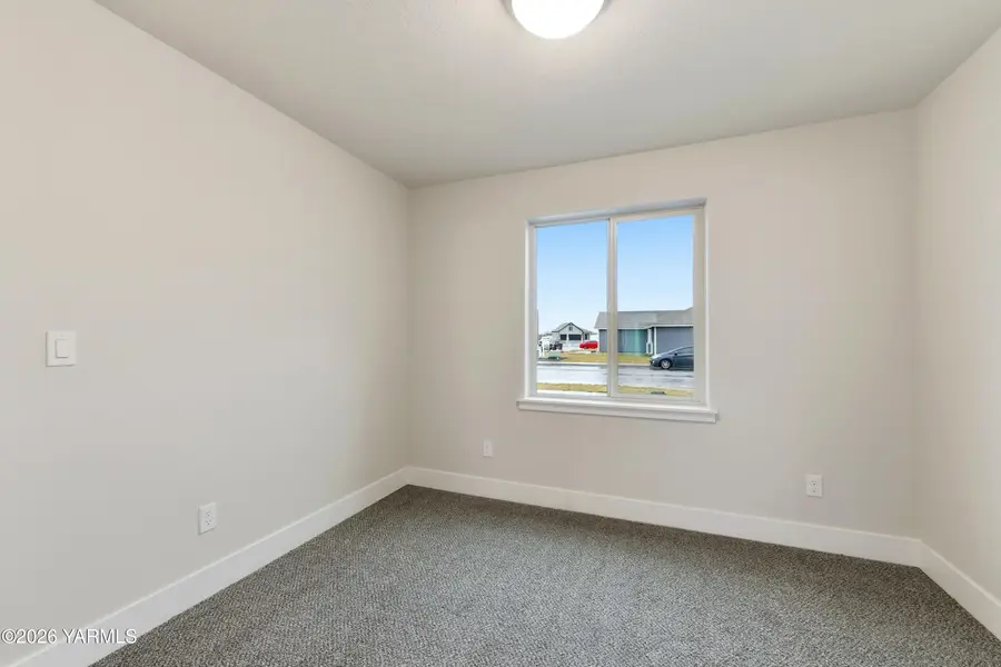 401 Glenwood Ave #(Phase 11 Lot 315) Spec, Grandview, WA 98930 - #3