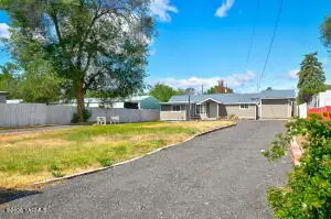 510 N 22nd Ave, Yakima, WA 98902 - #3