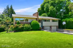 4906 Douglas Dr, Yakima, WA 98908 - #1