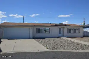 6820 Manor Way, Yakima, WA 98908