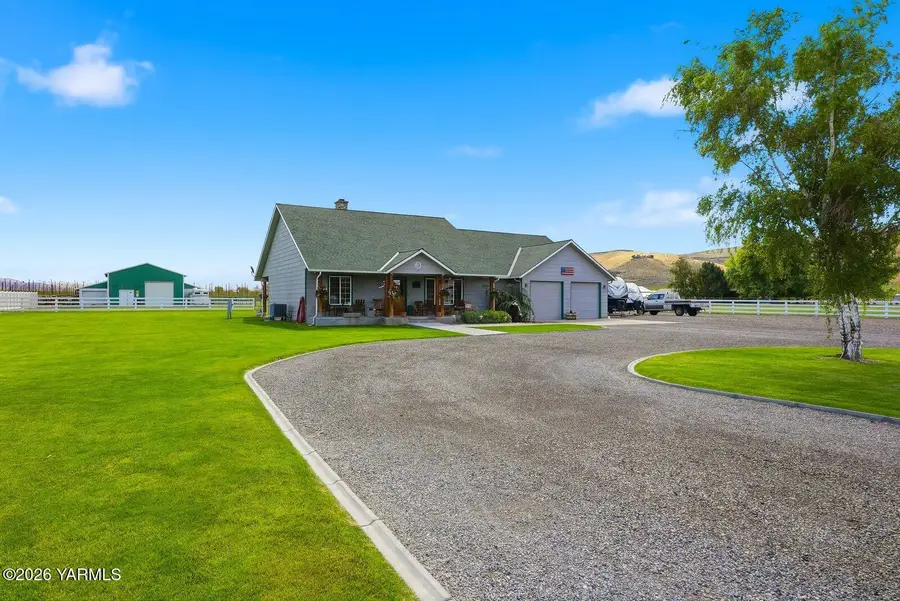 5005 Gamache Rd, Moxee, WA 98936 - #2