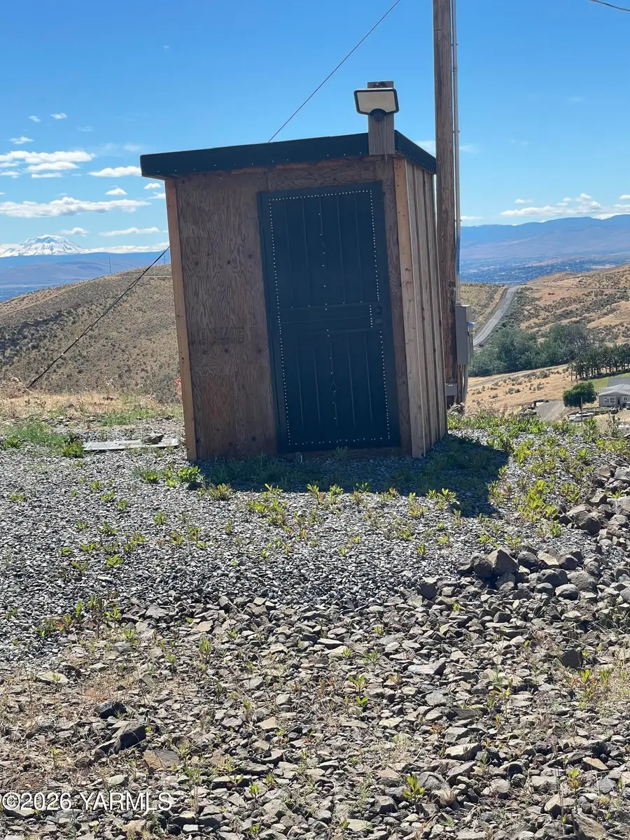 1001 Vista Verde Dr, Yakima, WA 98901 - #2
