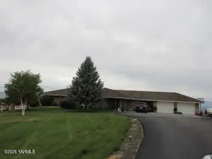 510 Warrior Rd, Yakima, WA 98901 - #1