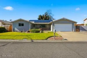 2605 W Viola Ave, Yakima, WA 98902 - #1