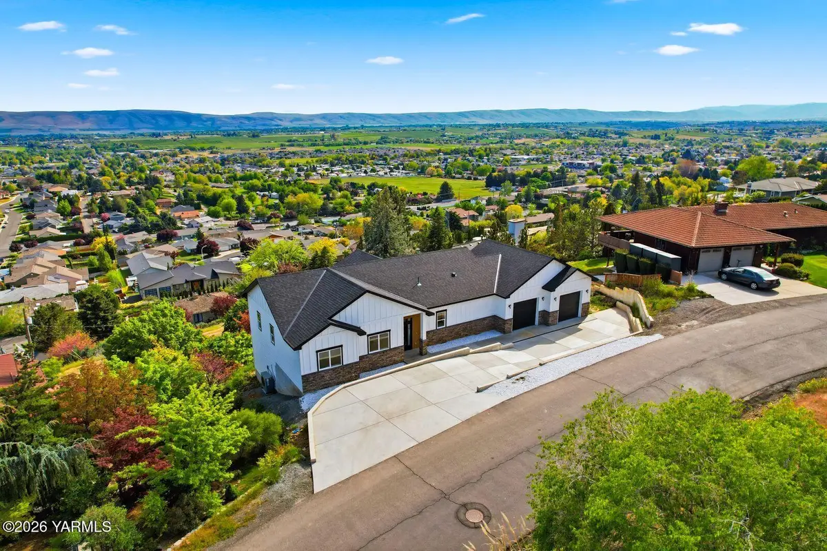 7920 Englewood Crest Dr, Yakima, WA 98908 - #1