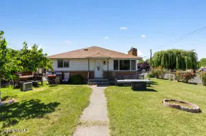 1916 S 10th Ave, Yakima, WA 98903