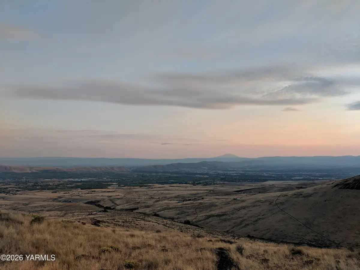 NNA Chapman Rd, Yakima, WA 98901 - #1