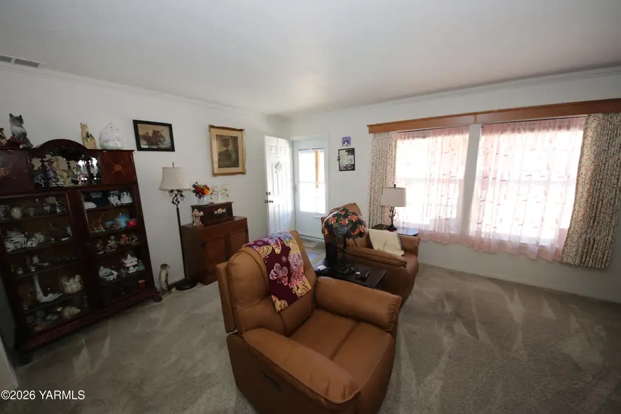 802 N 40th Ave #85, Yakima, WA 98908 - #3