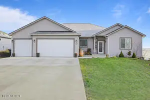 1425 Valhalla Lp, Selah, WA 98942