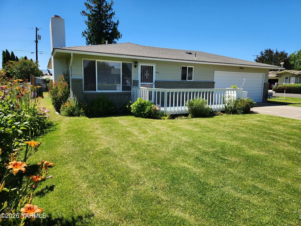 402 S 69th Ave, Yakima, WA 98908 - #1