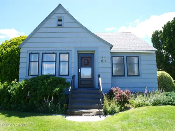 2712 Clinton Way, Yakima, WA 98902