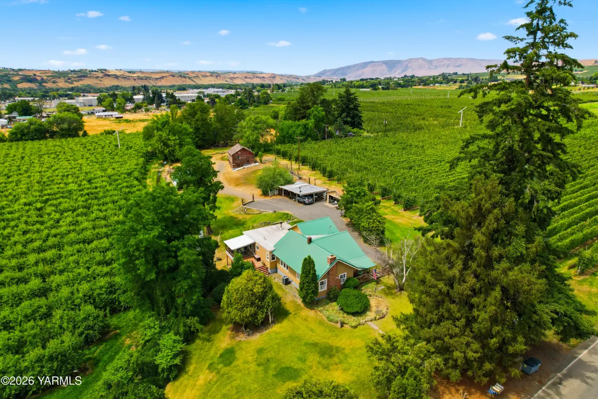 690 N Gleed Rd, Naches, WA 98937 - #1