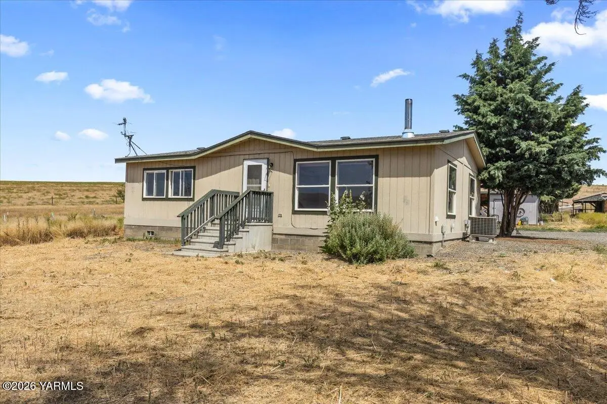15087 Washington 24 Ave, Moxee, WA 98936 - #1