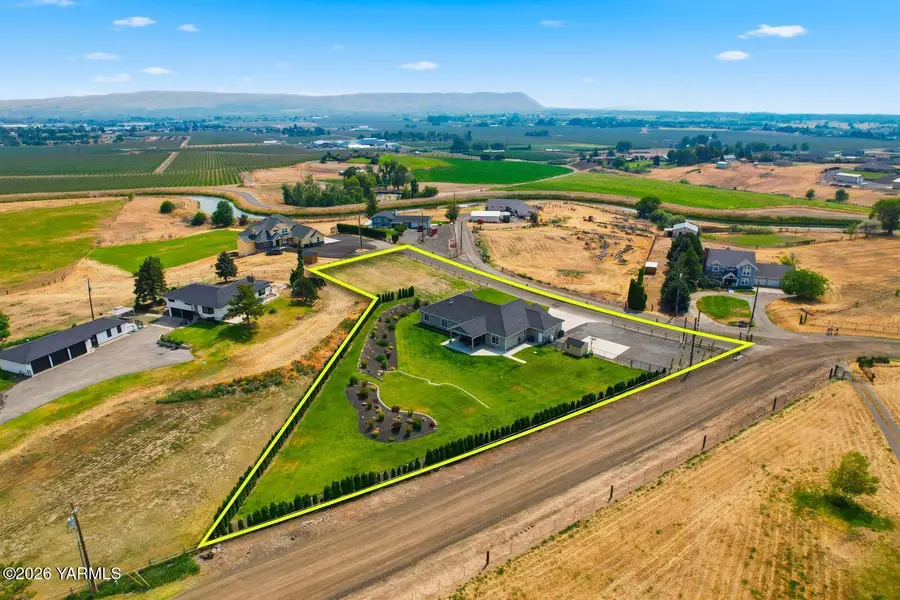 6712 Oliver Dr, Yakima, WA 98901 - #2
