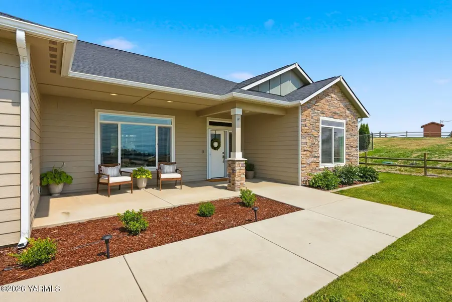 6712 Oliver Dr, Yakima, WA 98901 - #3