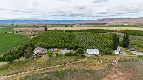 1000 N Wildwood Rd, Wapato, WA 98951