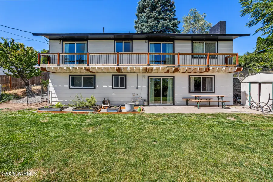 821 N 50th Ave, Yakima, WA 98908 - #2