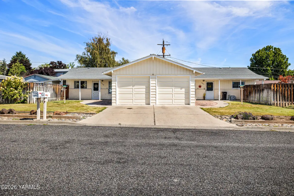 4207 W Walnut St, Yakima, WA 98908 - #1