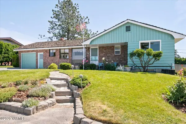 111 Sunset Way, Zillah, WA 98953
