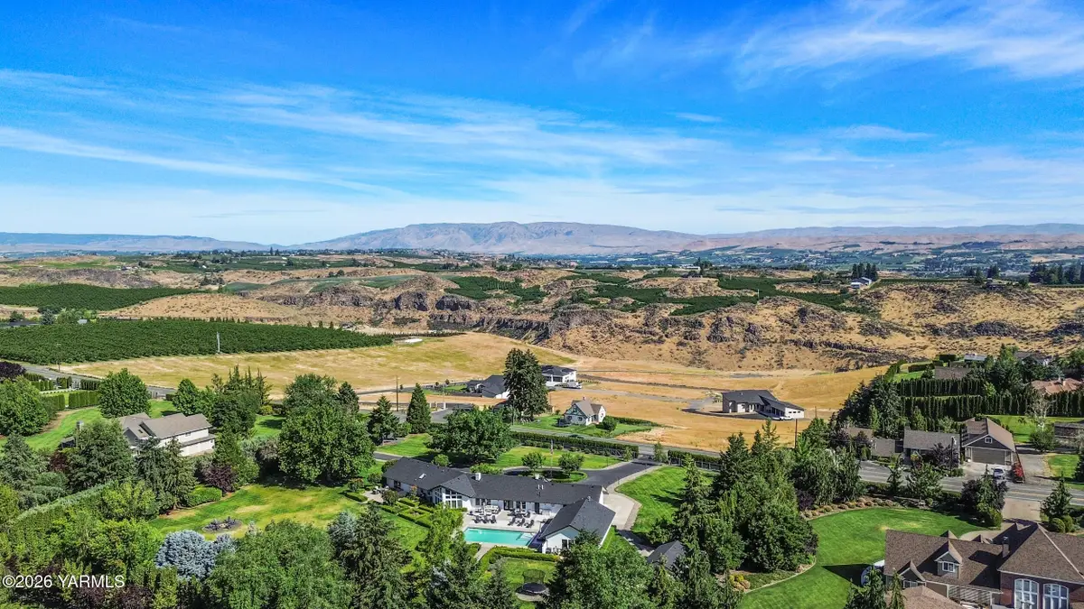 7102 Scenic Dr, Yakima, WA 98908 - #1