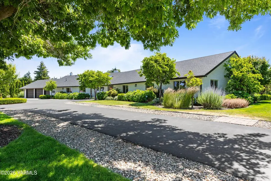 7102 Scenic Dr, Yakima, WA 98908 - #3